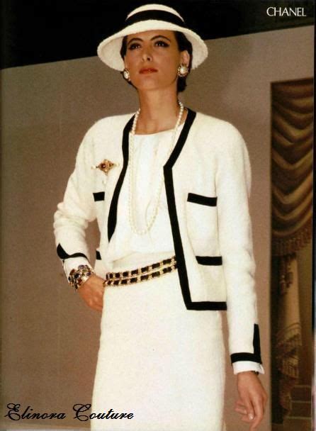 Costumes et tailleurs CHANEL pour femme .